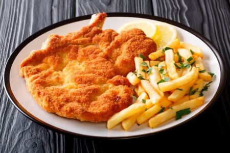 O bife à milanesa é um prato italiano clássico que é adorado em todo o mundo. É fácil de preparar e delicioso, e é uma ótima opção para...