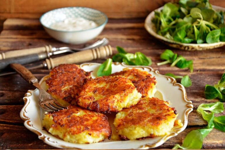Se você procura uma receita deliciosa e simples, a Batata Rosti para Dois é a opção ideal.  Quem não gosta de uma boa refeição caseira para partilhar com aquela pessoa especial?