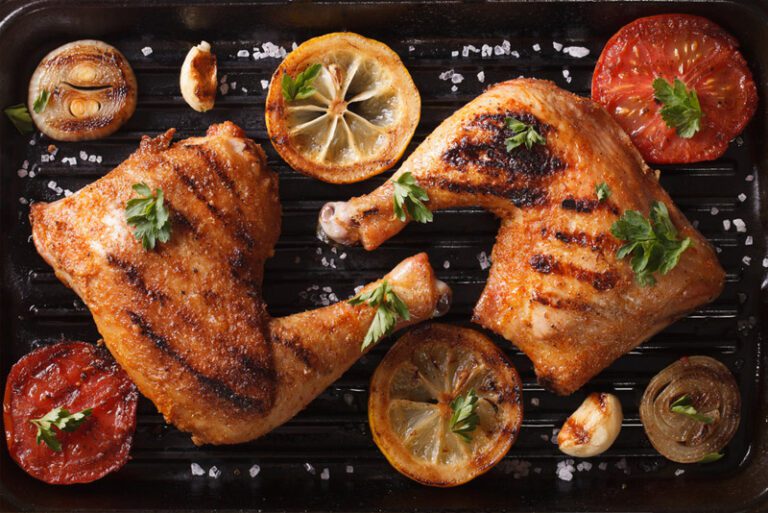 Para preparar a Receita de Coxa e Sobrecoxa de Frango na AirFryer, você precisará dos seguintes ingredientes: