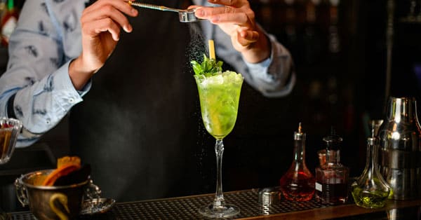 O Mundo das Bebidas: Conheça os Coquetéis que Vão Te Impressionar